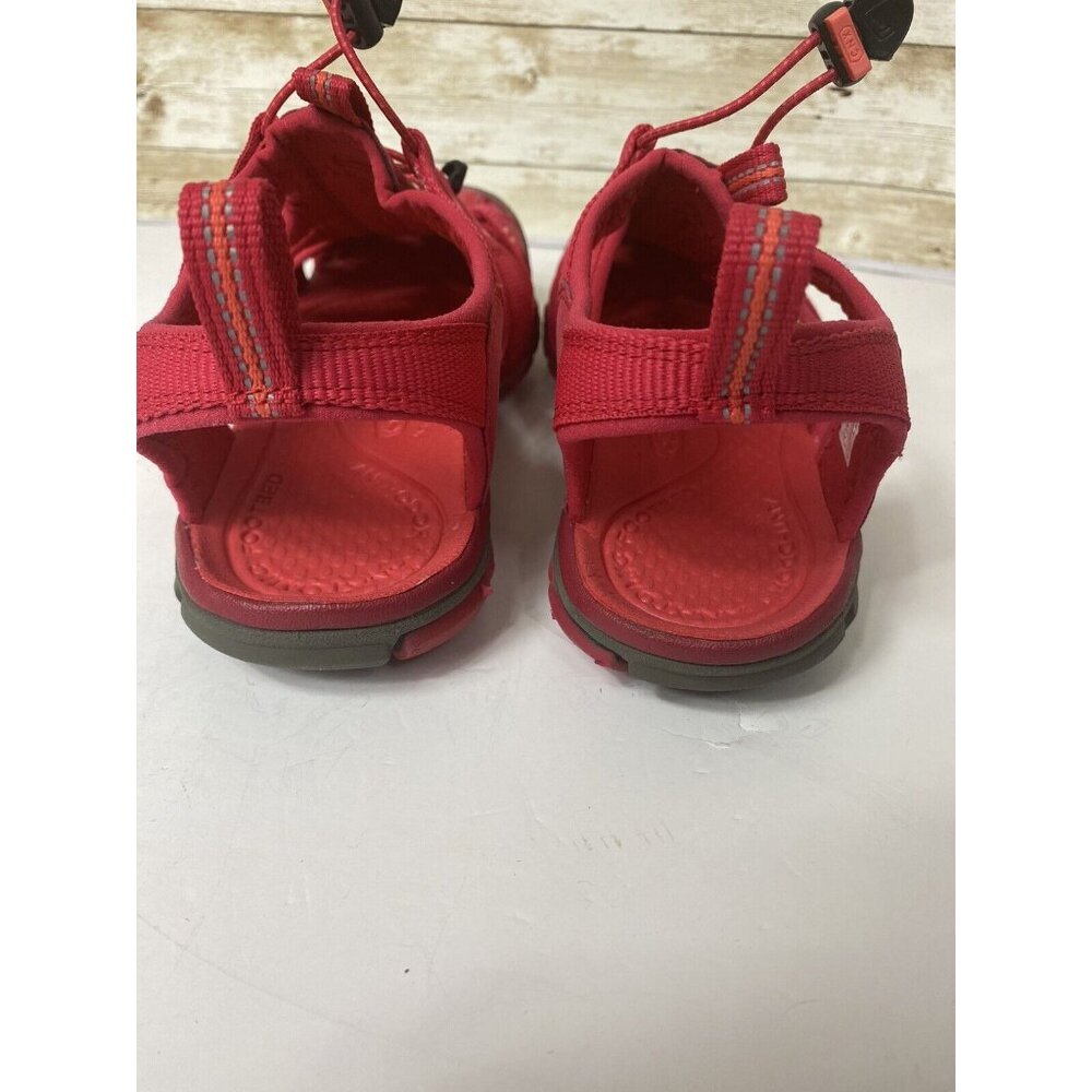 Keen Women’s Clearwater CNX Outdoor Sandals Size 6.5 Barberry / Hot Coral Pink - Picture 8 of 11